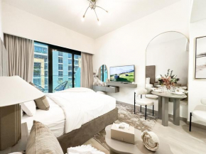 Trophy Blissful Bend Studio in Meydan with Pool Views
